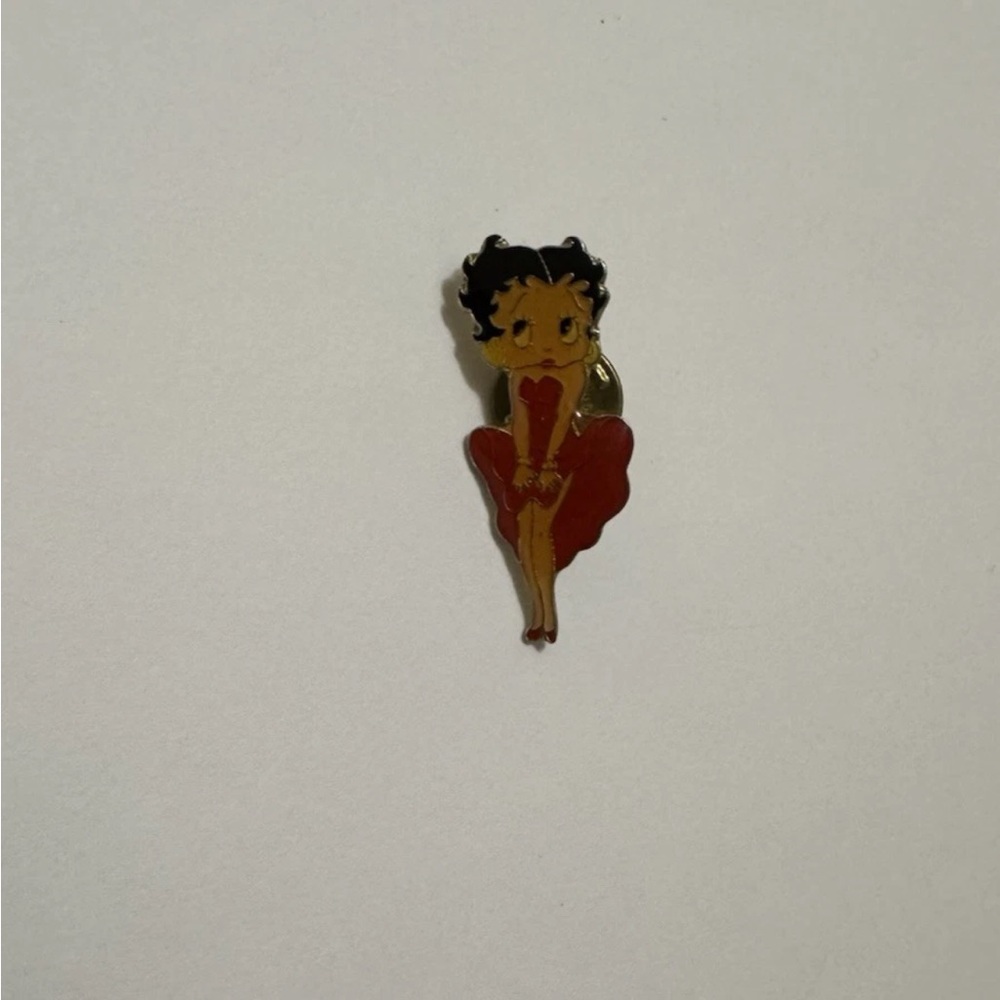 Betty Boop Red Dress Pin - Picture 1 of 2